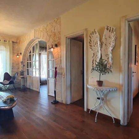 וילה Luxurious Stone House In Elani