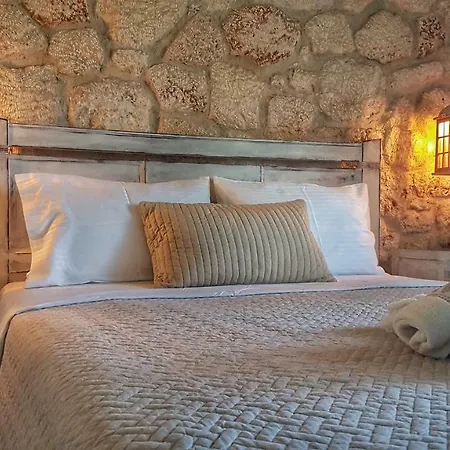 빌라 Luxurious Stone House In Elani 시비리